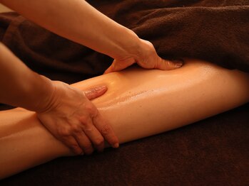 デトックスアンドビューティー ボディプラス(Detox&Beauty Body Plus)/経絡リンパオイルマッサージ　脚