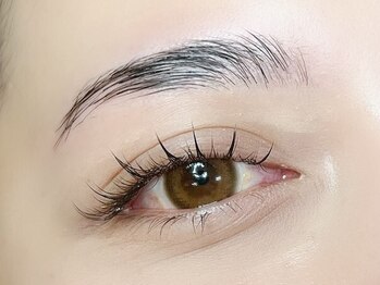 ゴールデンアイ(Golden eye)の写真/【自眉の毛流れを活かした独自技術EYE BROW☆】ノーメイクでも可愛い眉毛へ♪