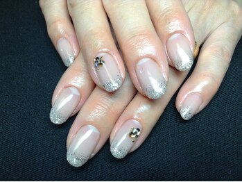 ラウト デコレーションアンドネイルサロン(Lauto Decoration&Nail Salon)/先端ラメのカラグラ