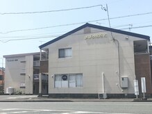 ミレ(mille)/袋井駅方向からのお店の風景