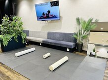 キングスサロン MEGAドン・キホーテ名古屋本店の雰囲気（ストレッチスペースで体をほぐして整えましょう）