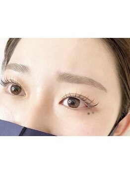 ナチュラル上品な目元にしたい