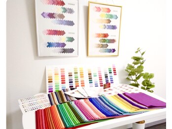 グランドカラー 大阪心斎橋店/たくさんの資料を撮影OK/心斎橋