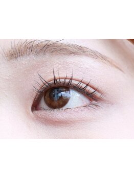 ナチュラル上品な目元にしたい