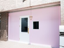 Spicaの雰囲気（ピンク色の外観が目印です！）