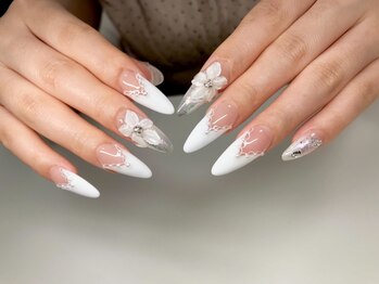アキラネイルサロン(Akira nail salon)の写真/大人カワイイシンプルネイルが得意★お仕事終わりにもオススメ◎技術で勝負できるスタッフを揃えています！