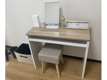 カーロ(CARO)/施術ルーム【鏡台】