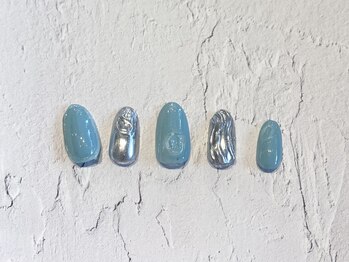 フレイムス アイラッシュ アンド ネイル(FRAMES)/シルバー×ブルー水溜まりネイル