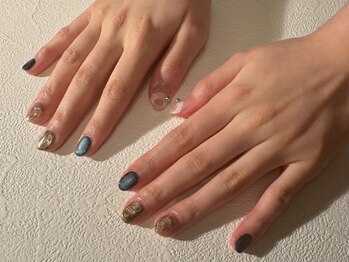 ヌール(nur.)の写真/短い爪が好きな方、お仕事柄伸ばせない方も◎短い爪でもOKな大人可愛いデザインをご提案♪理想のネイルに★