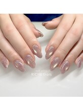 リッシュ トロワ(RICHE trois)/イエローマグネットネイル♪