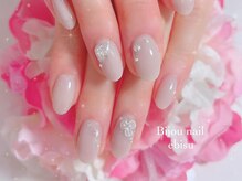 ビジュネイル(Bijou nail)/グレージュとジュエリー☆