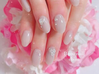ビジュネイル(Bijou nail)/グレージュとジュエリー☆
