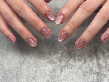ルーラネイル(Lura nail)の写真/シンプルだけどしっかり存在感が出せるナチュラルカラーのマグネットネイルもご用意してます。