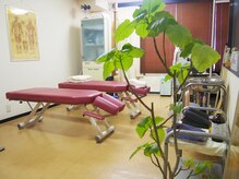 清潔感溢れるカイロ院です。