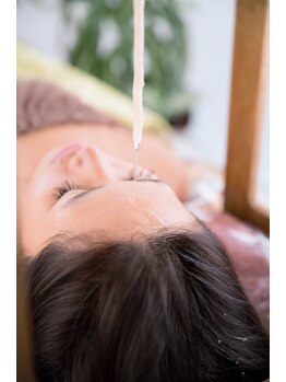 ユキ(YUKI)/アーユルヴェーダ/シロダーラ