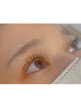 ナチュラル上品な目元にしたい