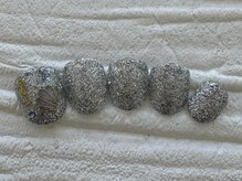 ハニービービー(Honey Bee Bee)/シェルネイル