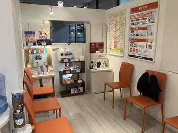 カラダファクトリー 飯田橋ラムラ店/飯田橋ラムラ店の待合いです♪