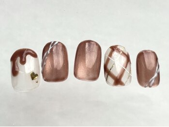 キャラメルブラウン10140円