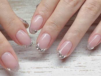 エムネイル(eM nail)の写真/シンプルネイルもトレンドカラーを取り入れて、おしゃれに彩る♪ナチュラルで可愛い上品ネイル。