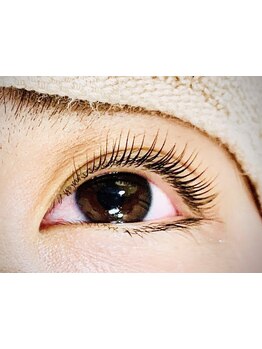 ナチュラル上品な目元にしたい