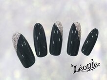 レオニー(Leonie)/斜めラメフレンチ