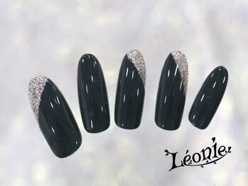 レオニー(Leonie)/斜めラメフレンチ
