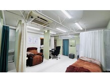 ビューティーモード(Beauty Mode)の雰囲気（セミ個室の店内で静かにお過ごしいただけます。）