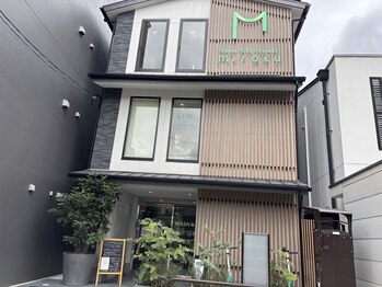ミロク 伏見桃山店(miroku)/緑の看板が目印