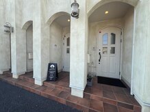 アロマ アンド ドライヘッドスパ 至福のひととき/店舗入口