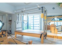 ポノ アオヤマ 青山 外苑前(Pono Aoyama)の雰囲気（青山一丁目駅徒歩１分、自然光差し込む心地よい空間が広がります）