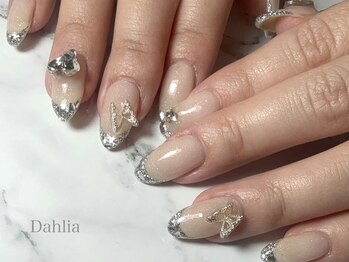 ダリア(Dahlia)の写真/11月NEWOPEN！〈大濠公園駅徒歩2分〉フィルイン対応◎シンプル~おとな可愛いネイルまで幅広いデザイン♪