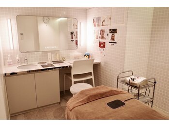 カドモリ 心斎橋(KADOMORI)/美容鍼/大阪美容鍼/小顔矯正