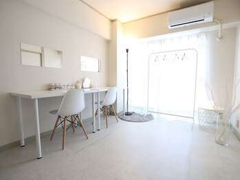 トトロ 明石大久保店(Totoro)/店内は白を基調としています