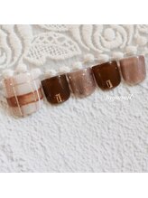 たゆ ネイル(たゆnail)/フットブラウンチェックネイル