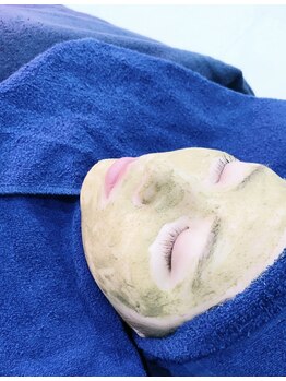 プロムナード(PROMENADE)/美白成分配合のハーブピーリング