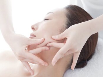 美と癒しのサロン アンジュの写真/骨格からアプローチ☆美姿勢と美肌を同時にゲット!【オールハンド小顔矯正+ヘッドスパ90分¥5500】