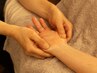 【手から伝わる心の癒し】もみほぐし＋ハンドケア＋ヘッドスパ　70分¥4070