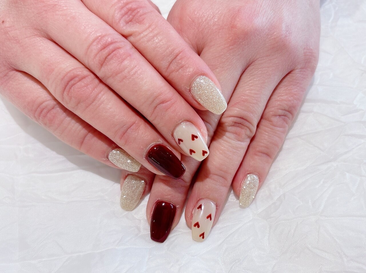 2026年冬トレンド】ボルドー ハートのネイルデザイン集｜人気順｜8