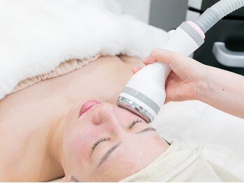 エヴァーグレース 三河安城店(EVER GRACE)の写真/話題のマイクロ波リフトでほうれい線・たるみ改善！憧れの小顔へ導きます♪