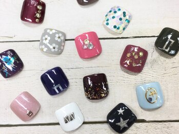 モアネイル 千歳烏山店(MOAH NAIL)の写真/足先を華やかに彩るフットネイルで女子力UP♪ハンドができない方も特別なネイルで気分もアップ◎