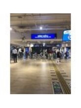 ヘイリーブロウ 枚方市駅前店/枚方市駅中央改札口から出ます