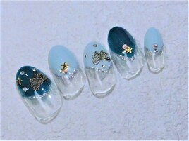 変形フレンチ　グリーン　蝶