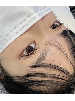 イスリー(ithree.)/まつぱで作るぱっちり目元