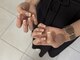 サロン バイ シェリ(SALON BY CHERI)の写真/シンプルだけど一癖あるデザイン。日常にもオフィスにも馴染む指先へ。さりげなくワンランク上のお洒落を。