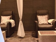 シスターズネイル アンド コンパス(Sisters Nail & Compass)の雰囲気(フットは半個室のリラックス空間でお過ごし下さい♪)