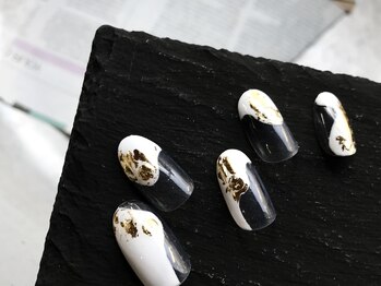 ネイルスミス(Nailsmith)/白変形フレンチwithホイル