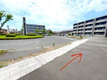 サロンベルエット 西岡崎駅前店(Salon Bellet)/【道案内】3.階段を降り右へ