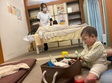 子育てママの整体サロン/施術中のお子様の様子