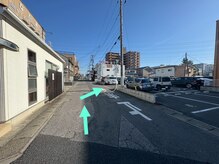 スイ(Sui)/駅東通り方面からの案内